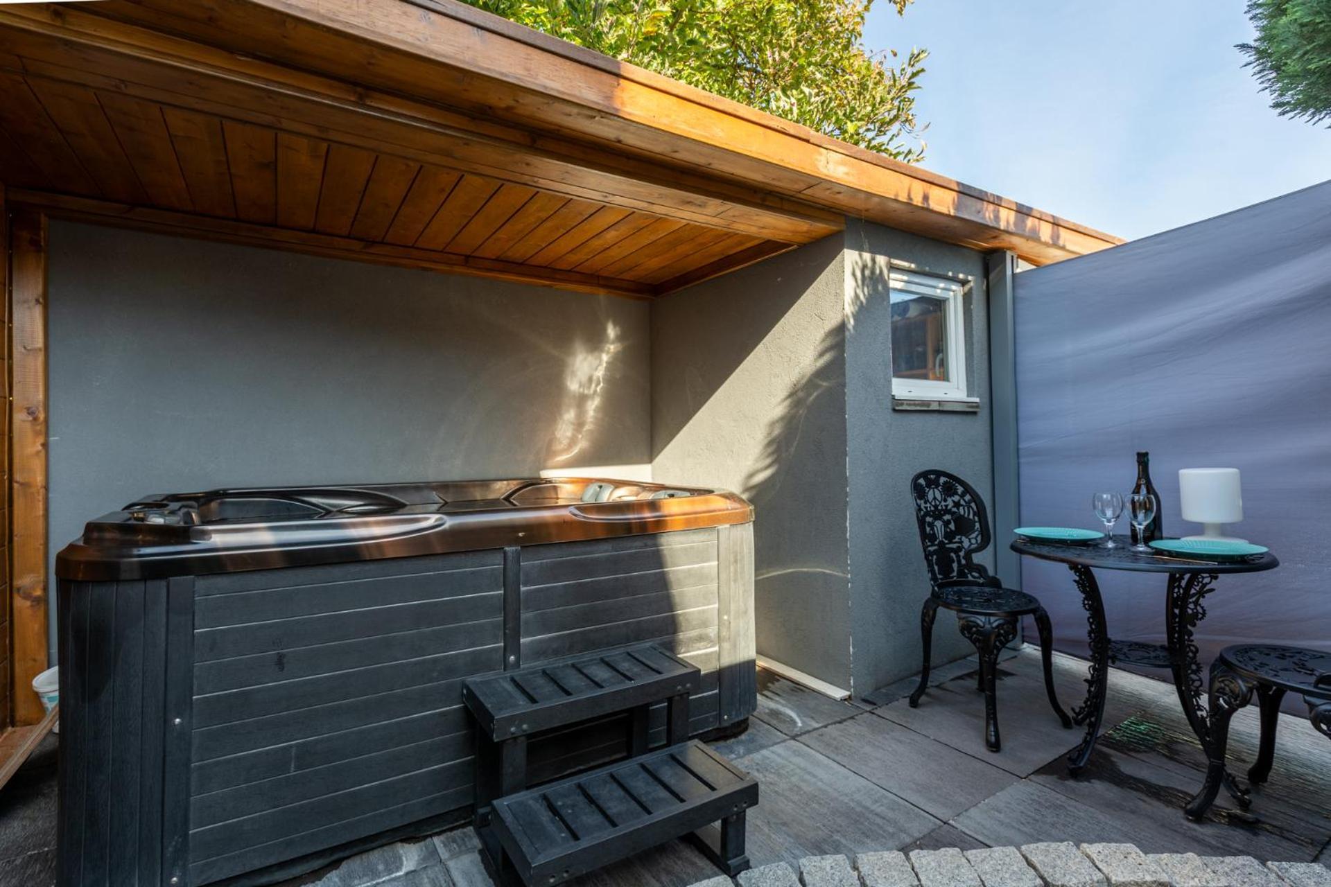 Gites Spa Strasbourg - Studio Romantique, Jacuzzi, Sauna, Terrasse Privee Furdenheim Exterior foto