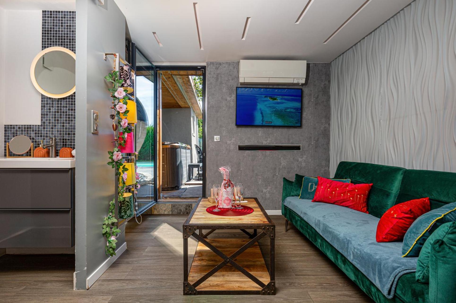 Gites Spa Strasbourg - Studio Romantique, Jacuzzi, Sauna, Terrasse Privee Furdenheim Exterior foto